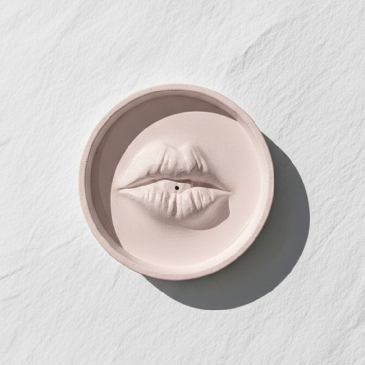 قالب سیلیکونی جاعودی مدل لب، قطر ۸ سانت