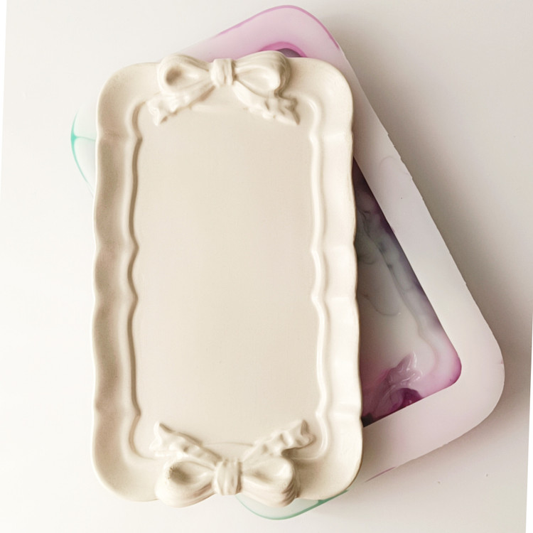 قالب سیلیکونی سینی دکوراتیو مدل مستطیلی پاپیونی