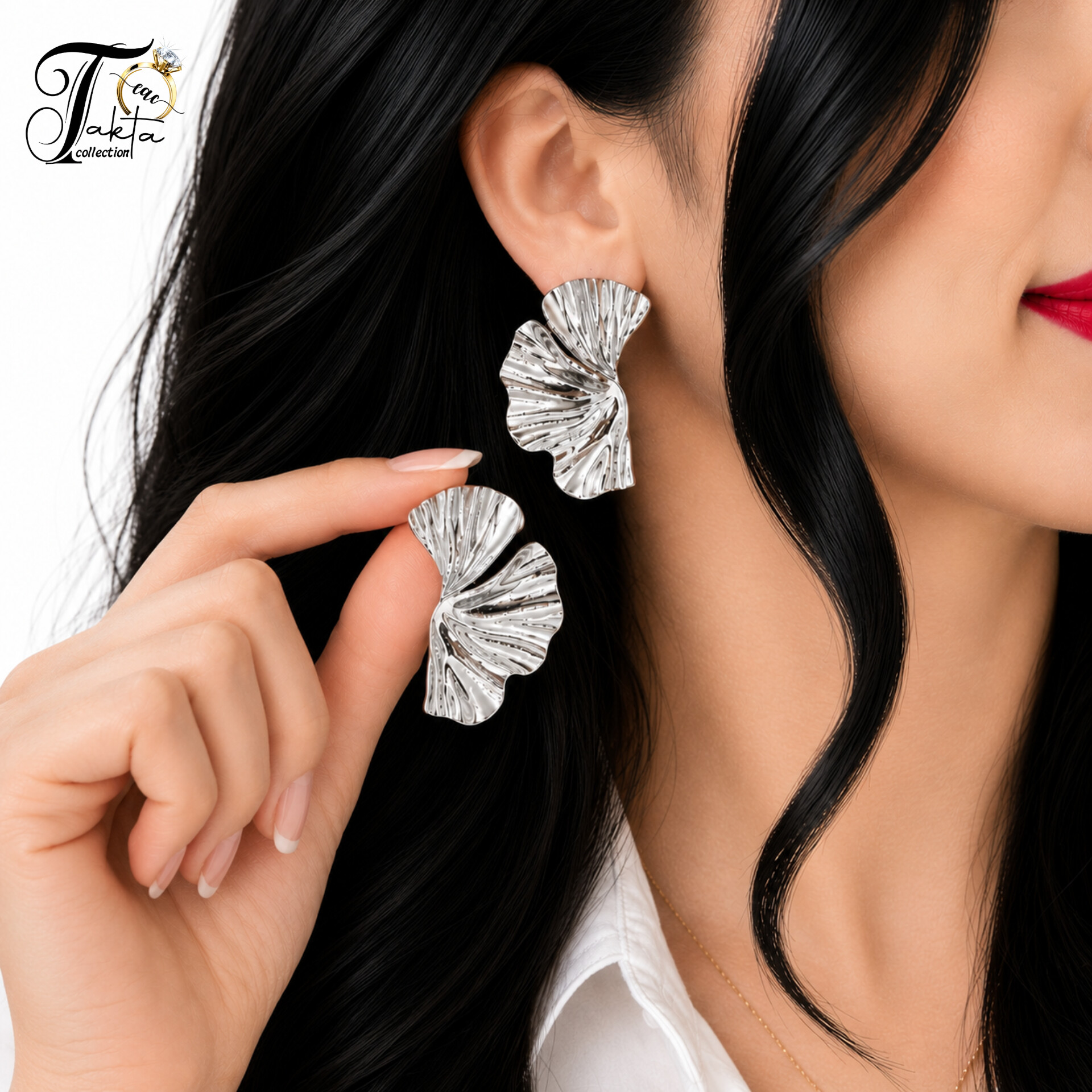 گوشواره میخی نقره‌ای طرح برگ مدرن با میخ استیل ضد حساسیت